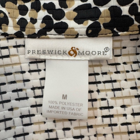 Preswick & Moore Woman’s Size Medium
Jacket Big Button Cheetah Print - Picture 8 of 11